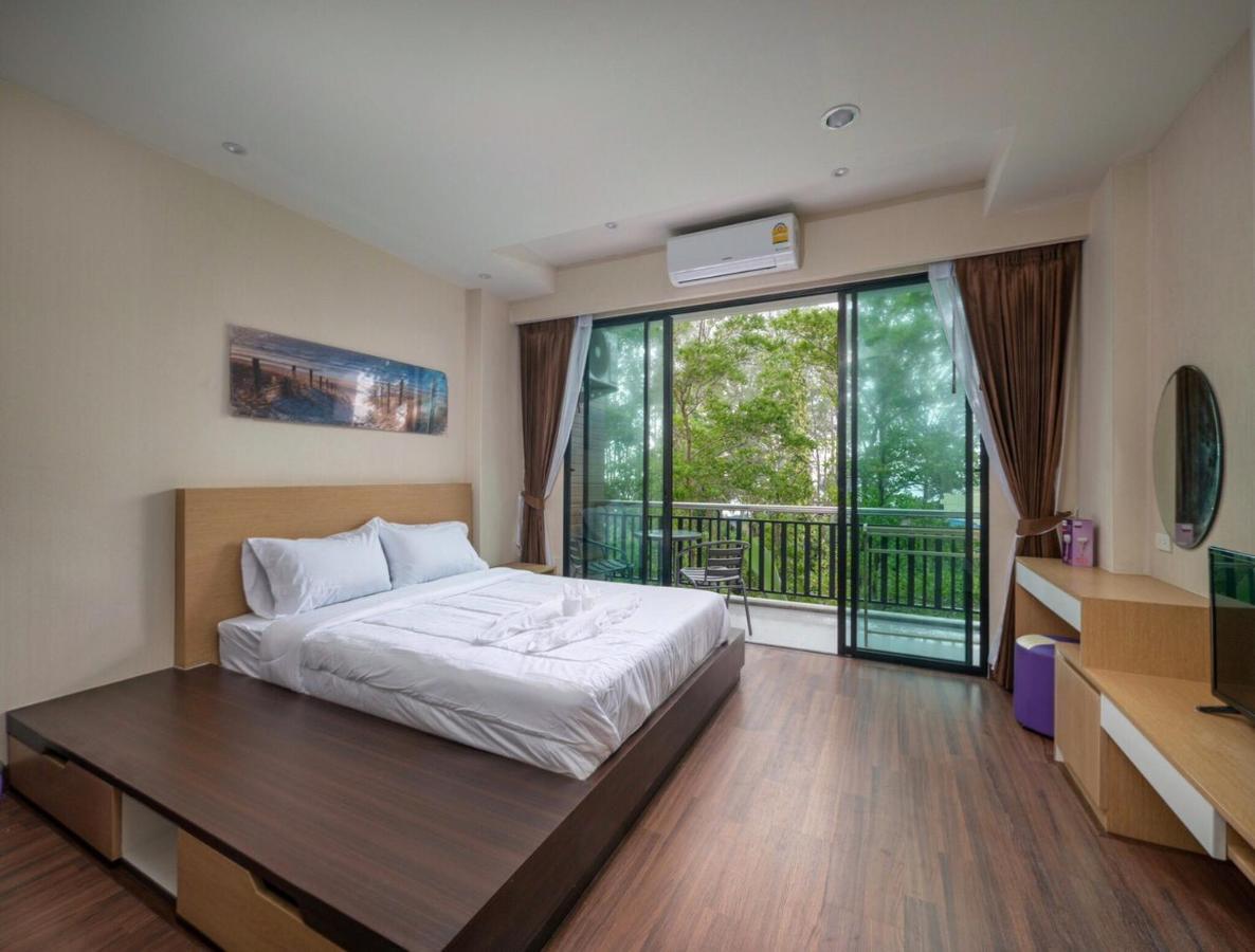 Naithon Beachfront Condotel Exterior photo